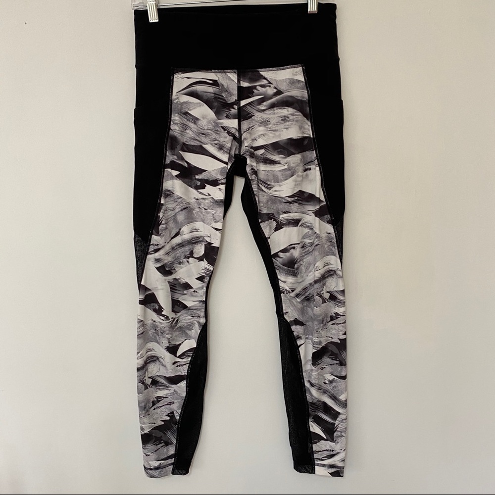 Athleta Salutation Stash Pocket Legging